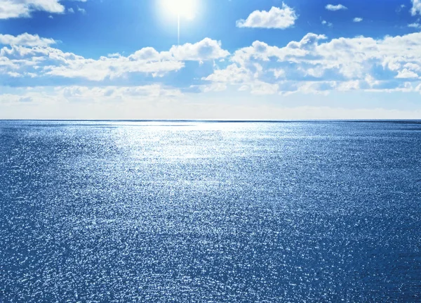 Морська сцена з ігристою водою — стокове фото