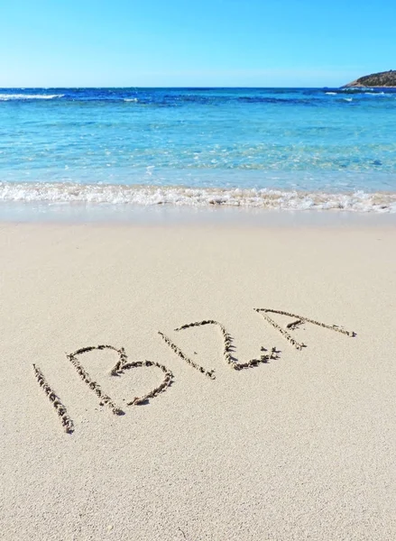Ibiza rajz vagy szöveg írása a strandon — Stock Fotó