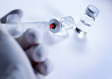 şişeleri ve şırınga