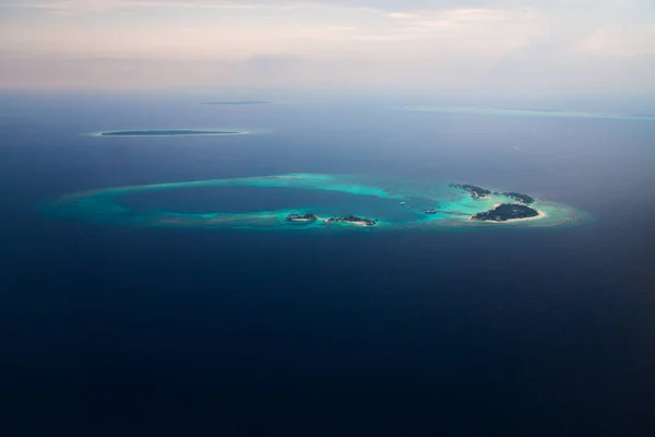 印度洋马尔代夫岛空中视图的 — 图库照片