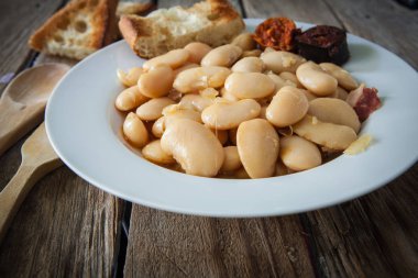 İspanyol yemeği fabada