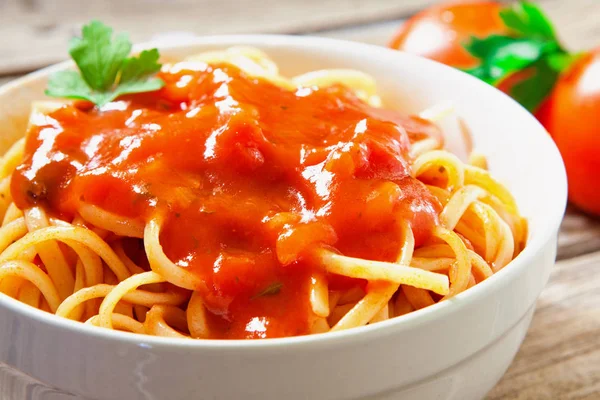 Spagetti domates ile — Stok fotoğraf