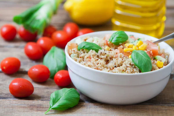 Salată vegană Quinoa — Fotografie, imagine de stoc