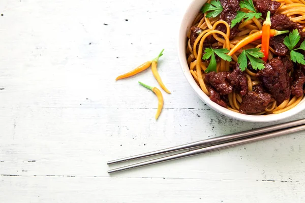 Fideos tailandeses de carne —  Fotos de Stock