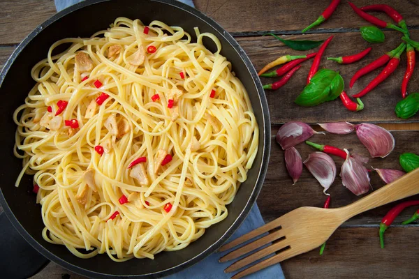 スパイシー炒めフライ麺 — ストック写真