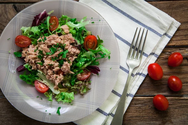 Salată de ton și roșii — Fotografie, imagine de stoc
