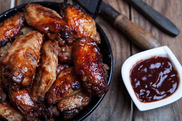 Söylenir stili tavuk kanadı