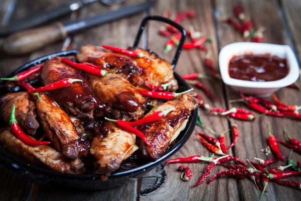 Söylenir stili tavuk kanadı