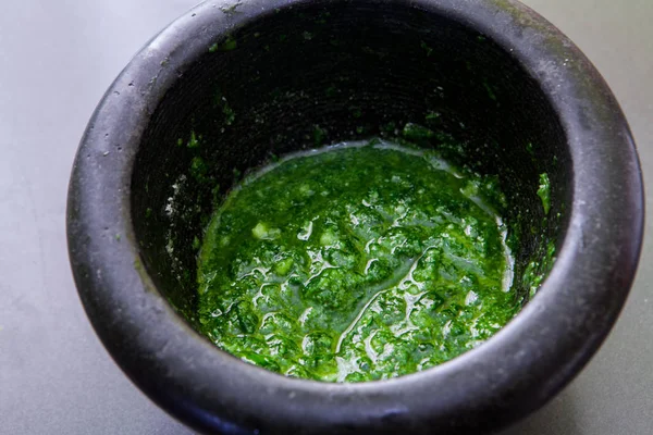 Preparing pesto sauce — Stock Photo, Image