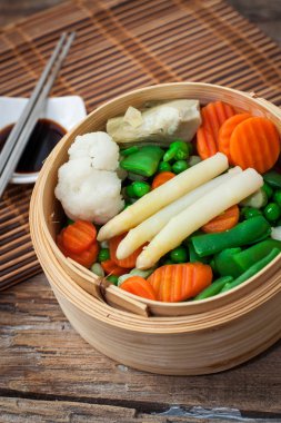 buharda pişmiş sebzeler