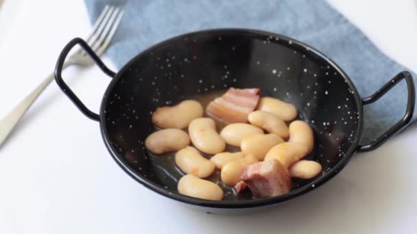 Feijão Tradicional Espanhol Caseiro Com Chouriço Morcilla — Vídeo de Stock