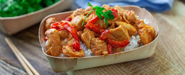 Chicken Chili Curry Basmati Rice Bambu Bowl — Stock Photo, Image