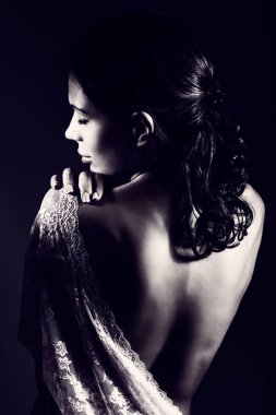 Sabahları nazik gelin