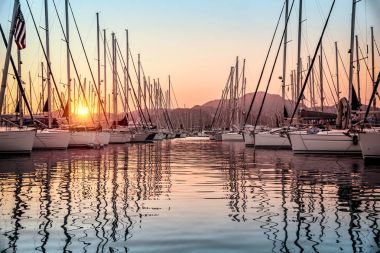 Dock güzel yelkenli