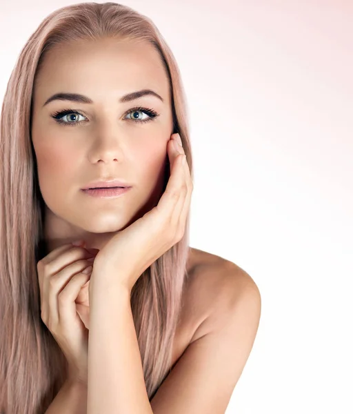 Beautiful woman portrait — Stock Photo, Image