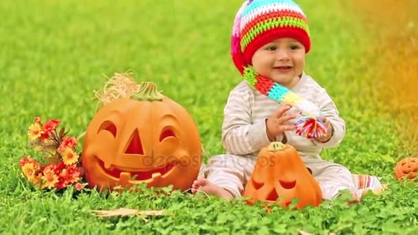 Bastante divertirse en Halloween. Vídeo Full HD — Vídeo de stock