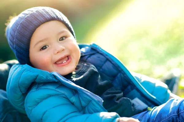 Dia feliz de um menino bonito — Fotografia de Stock