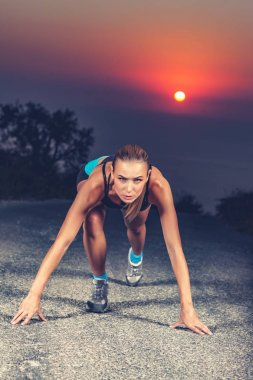 Sprinter kadın start üzerinde