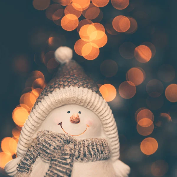 Niedlicher kleiner Schneemann — Stockfoto