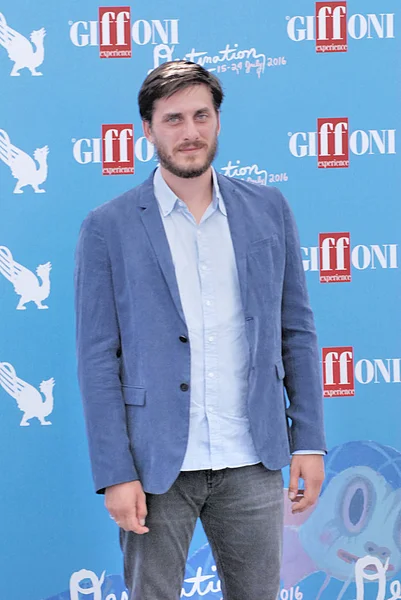 Luca Marinelli στο Φεστιβάλ Κινηματογράφου Giffoni 2016 — Φωτογραφία Αρχείου
