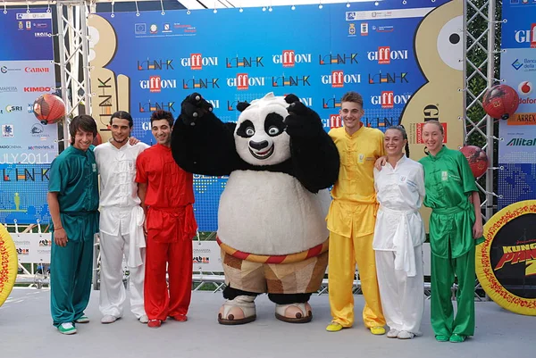 2012 년 영화 《 Kung Fu Panda 2 al Giffoni Film Festival 》 을 개봉 했다. — 스톡 사진