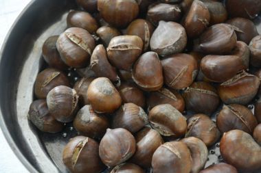 CASTAGNE ARROSTİTESİ, CAMPANYA, SUD İTALYA.