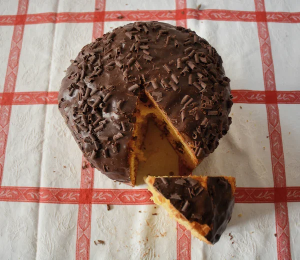 PANETTONE AL CIOCCOLATO, CAMPANIA, SUD ITALIA.
