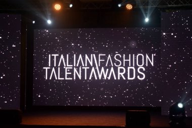 İtalya: İtalyan Moda Yetenek Ödülleri, Kirlenen Moda Tasarımcıları, Paestum, 23 Kasım 2019.