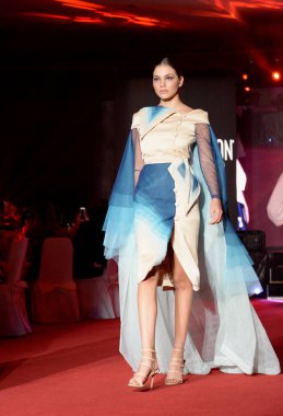 İtalya: İtalyan Moda Yetenek Ödülleri, Kirlenen Moda Tasarımcıları, Paestum, 23 Kasım 2019.