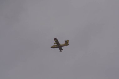  Güney İtalya 'da 19 Nisan 2020' de bir dağ itfaiyesi operasyonu gerçekleştirildi..