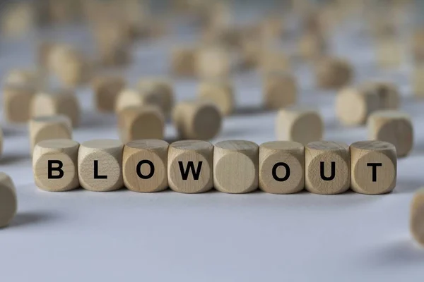 Soplar cubo con letras, firmar con cubos de madera — Foto de Stock