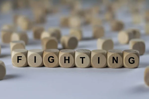 Cubo de lucha con letras, signo con cubos de madera — Foto de Stock