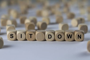 küp harflerle otur, tahta küpleri ile kayıt