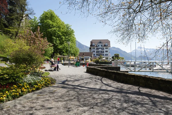 Promenade along the shore of Lake Lucerne, Weggis — Stock Photo, Image