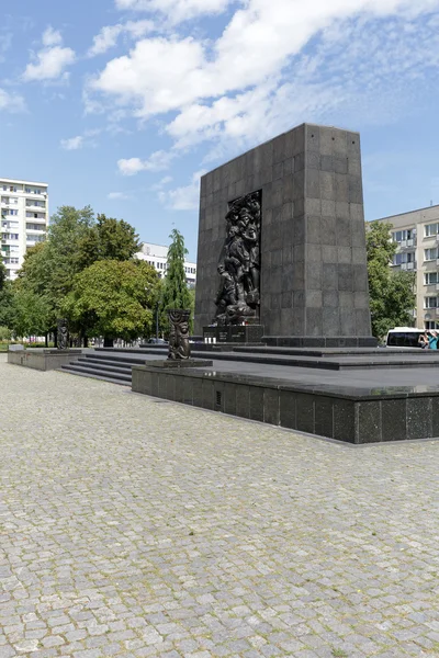 Памятник героям гетто в Варшаве — стоковое фото