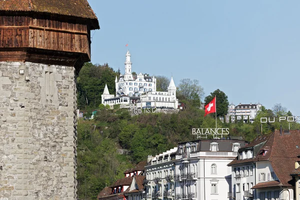 Kasteel gutsch boven Luzern — Stockfoto