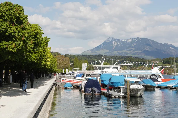 Marina along the shore on Lake Lucerne — Stock Photo, Image
