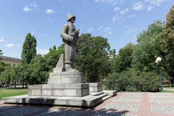 Skulptur av soldaten i Warszawa — Stockfoto