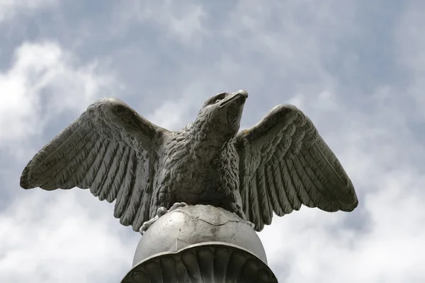 A escultura da águia em Rapperswil — Fotografia de Stock