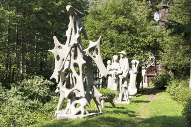 Açık havada çeşitli heykeller Sergisi