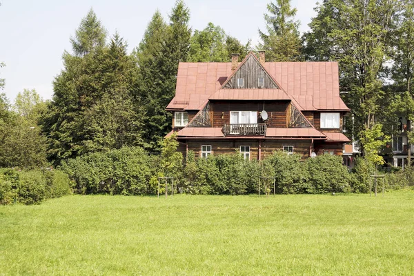 Dom drewniany mieszkalny w Zakopanem — Zdjęcie stockowe