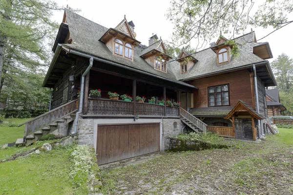 Staré historické dřevěný dům v Zakopane — Stock fotografie