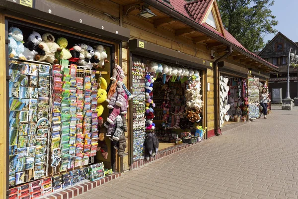 Satılık maruz çeşitli küçük şeyler — Stok fotoğraf