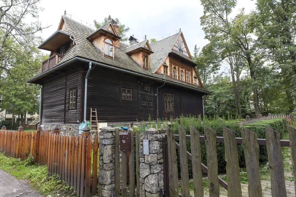 Villa in legno di nome Ornak a Zakopane — Foto Stock