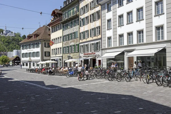 Budovy na náměstí v Lucerne — Stock fotografie