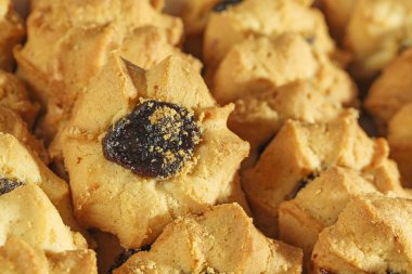 meyve reçelli kurabiye