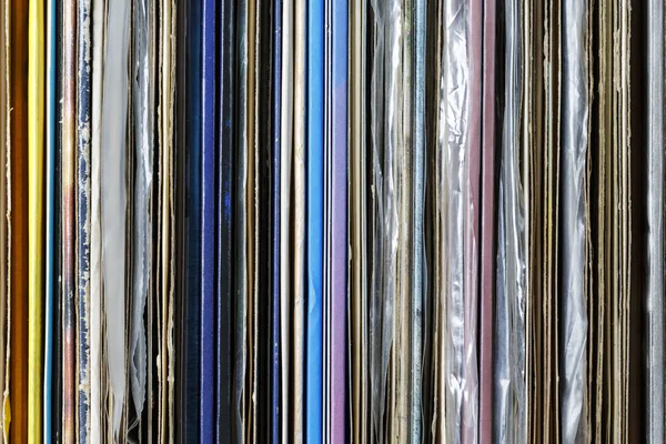 Коллекция виниловых пластинок на обложках — стоковое фото
