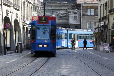 Bern'deki mavi tramvay