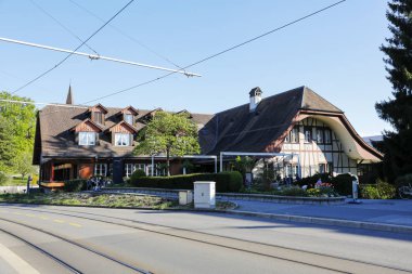 Geleneksel bina şimdi hangi otel çalışır