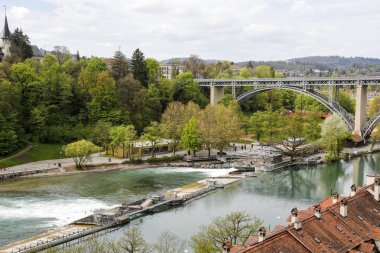 Bern'deki yüksek çelik köprü